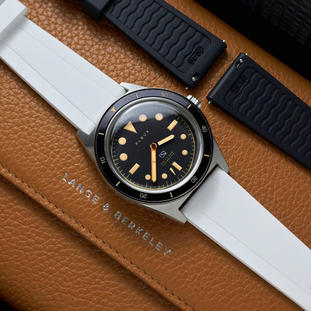 Straight FKM Rubber Strap – Universal Fit – White (20mm / 22mm / 24mm) - Helvetus